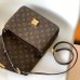 Louis Vuittou AAA Women's Handbags #999919362