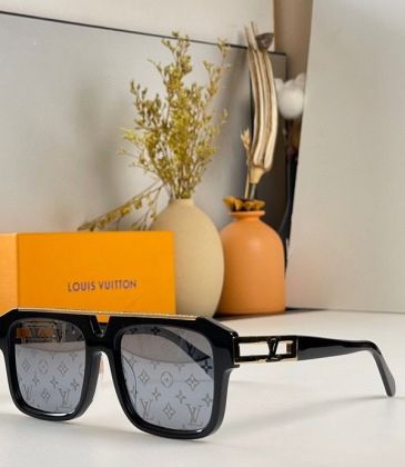 Louis Vuitton AAA Sunglasses #999933625