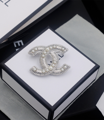 Chanel brooches #99904813