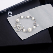 Chanel brooches #99904831