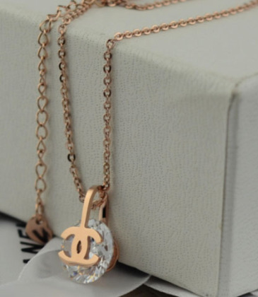 Chanel necklaces #9127491