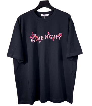 Givenchy T-shirts for MEN #999934467