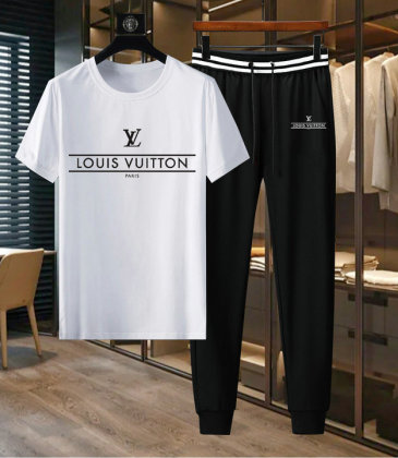 Louis Vuitton tracksuits for Louis Vuitton short tracksuits for men #A25759