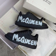 Alexander McQueen Shoes for Men's McQueen  men and women Sneakers #999927394