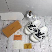 Louis Vuitton Shoes for Women's Louis Vuitton Slippers #999902342