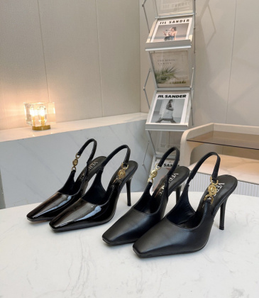 Versace shoes for Women's Versace Pumps #A33983